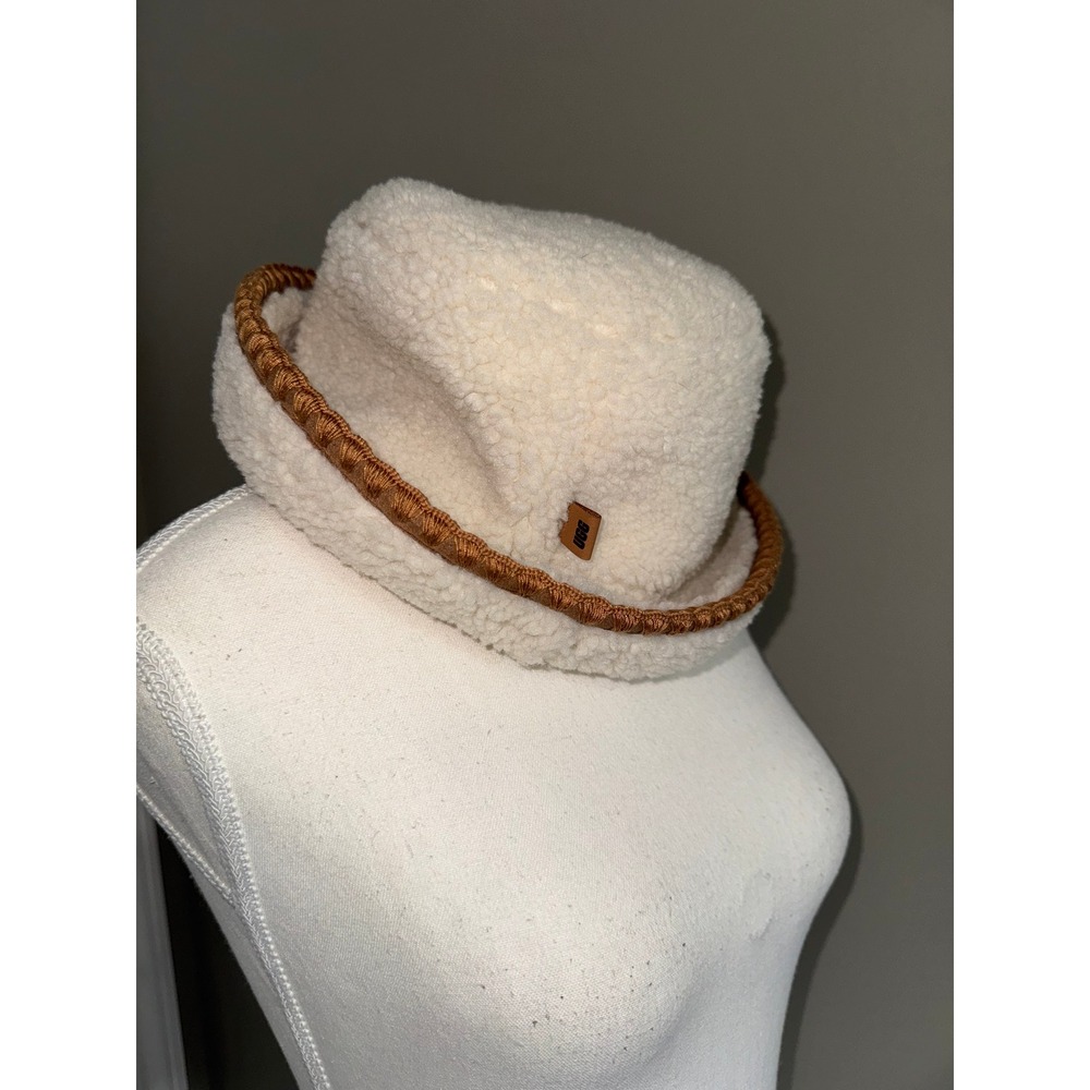 UGG Bucket Hat Women L/XL Cream New Sherpa Faux Fur Tasman Braid Trim Apres-ski